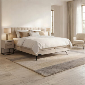 Boxspring Caresse 3450 met vlak hoofdbord en open voeteneinde in een moderne slaapkamer.
