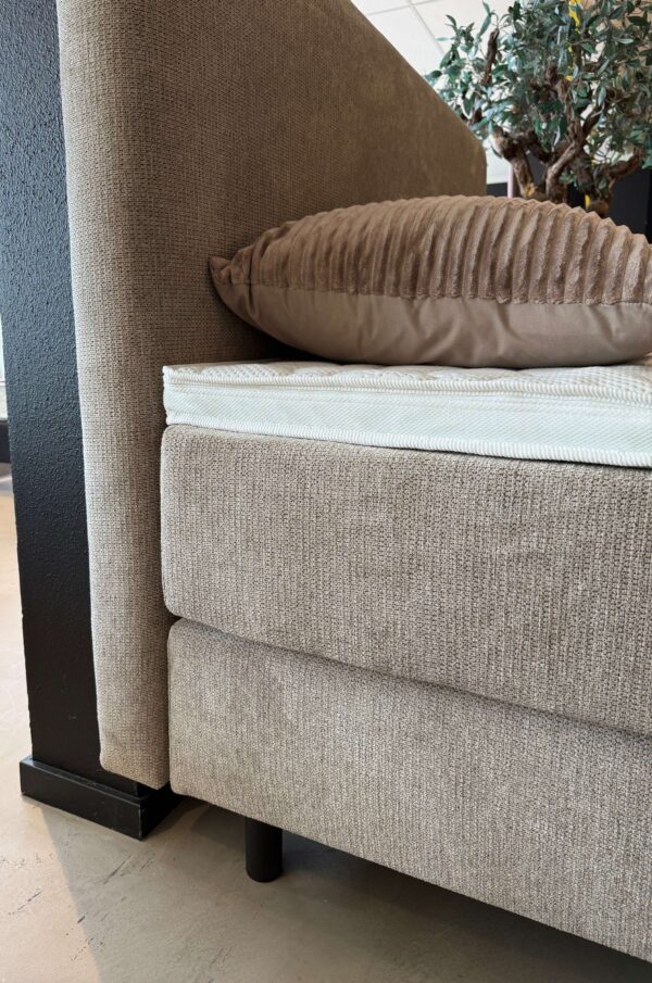 Boxspring Comfort de Luxe 3 scaled